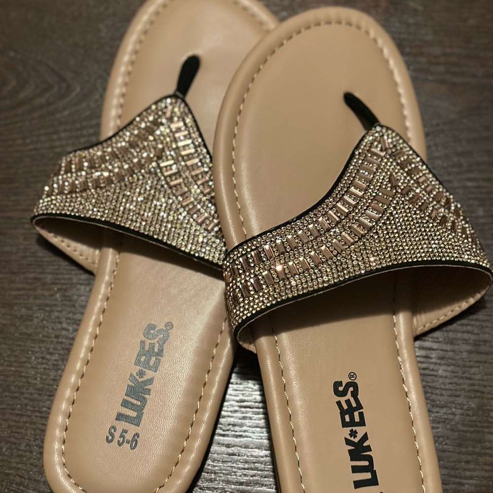 Luke’s women sandals